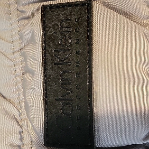 LIKE NEW! CALVIN KLEIN GREY WITH FLEECE TRIM VEST WOMEN'S LARGE - Picture 9 of 12